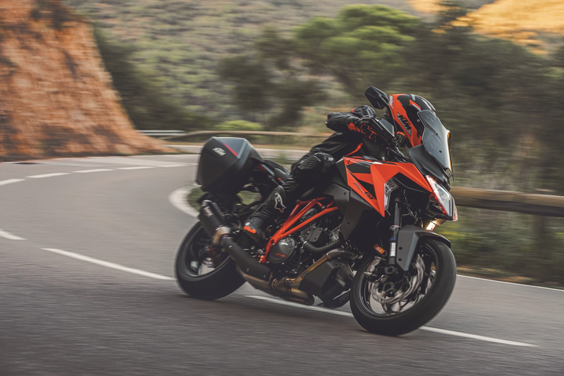 KTM 1290 Super Duke GT 2024